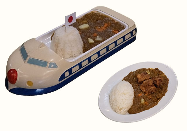 新幹線で運ばれてくるお子様用カレー